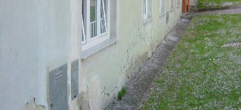 Vorher: Traufenpflaster Großweikersdorf