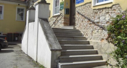 Vorher: Außenstiege Ravelsbach