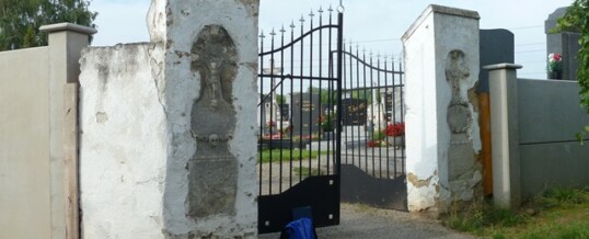 Vorher: Friedhofseingang Glaubendorf